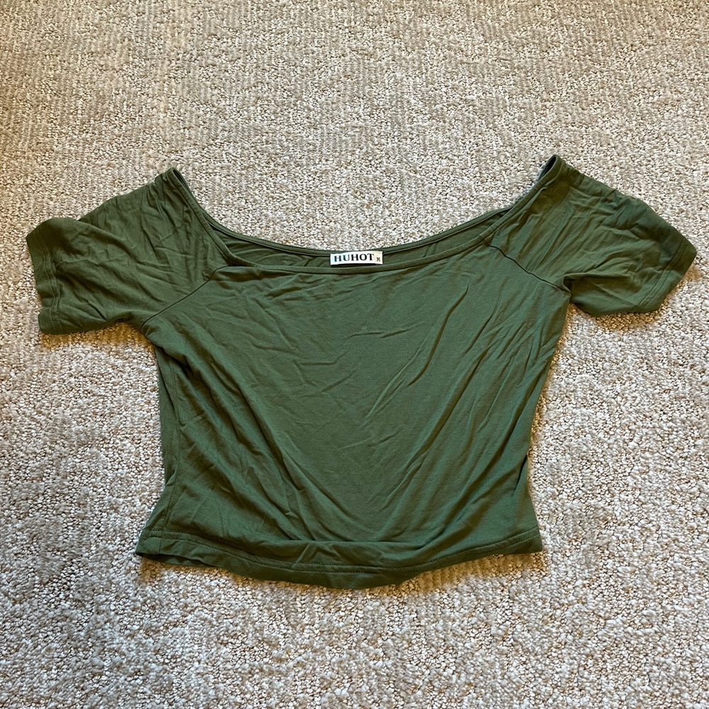 Green off the shoulder crop top tee